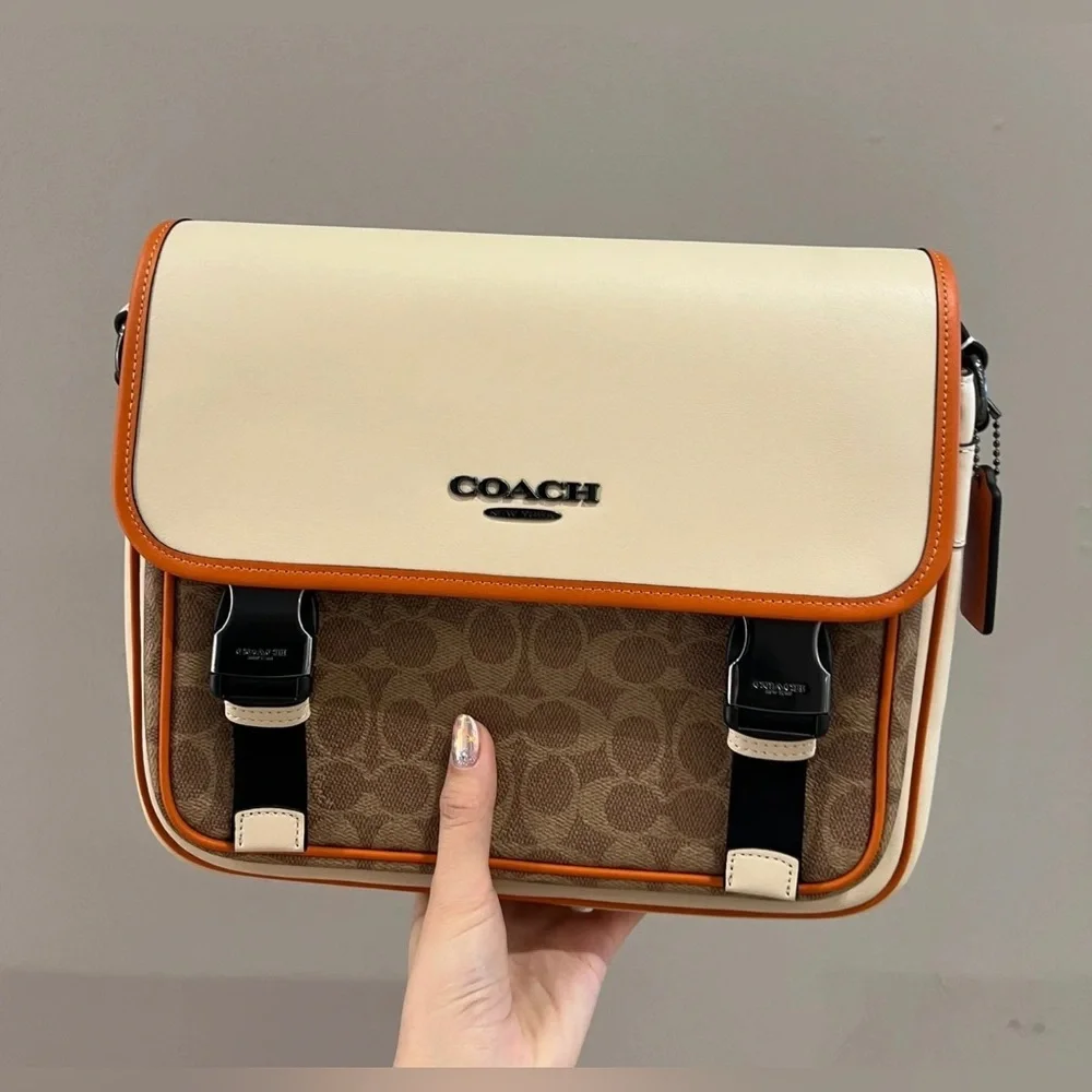 NWT！COACH RACER MESSENGER IN COLORBLOCK SIGNATURE（COACH CAJ79）holiday gift